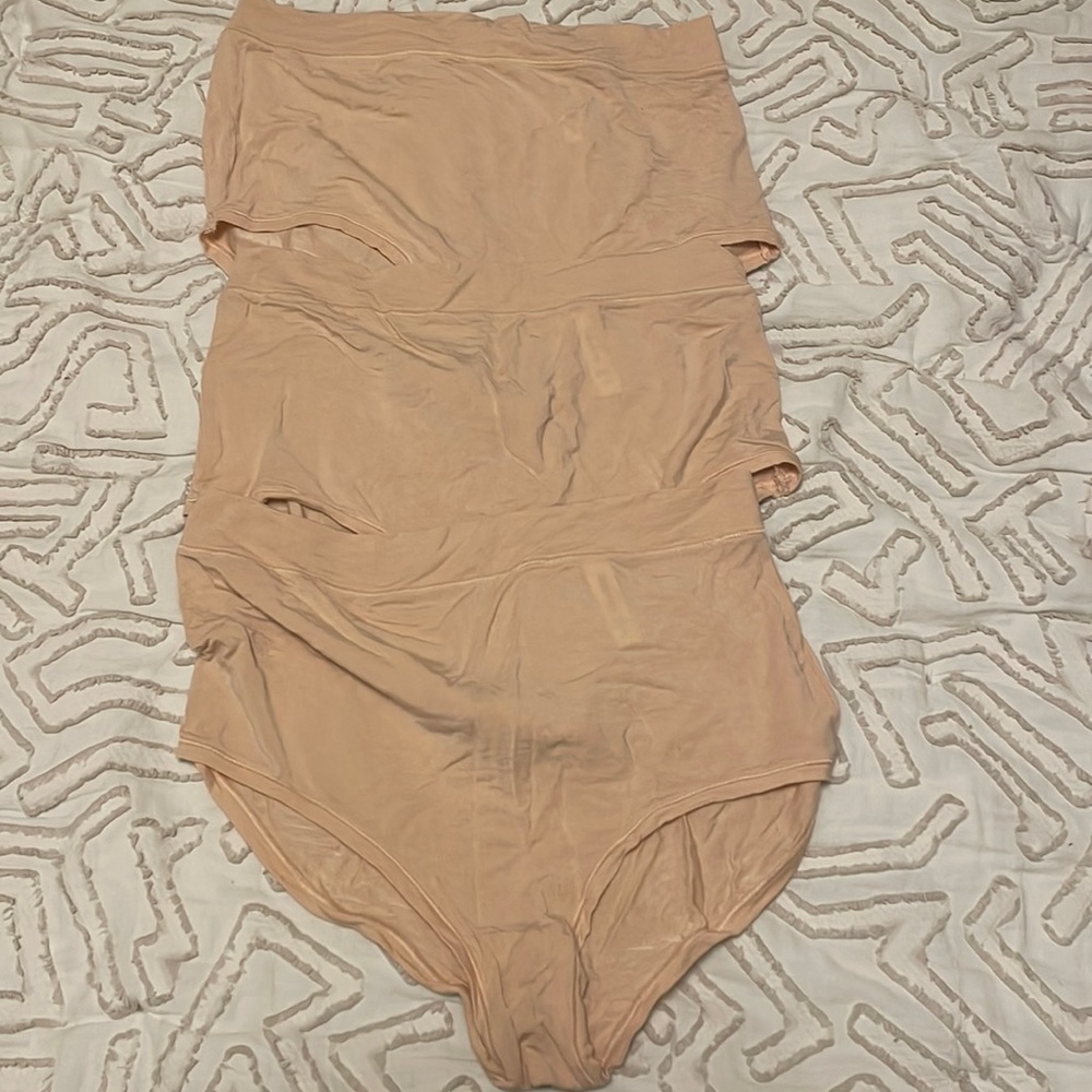 3x Gap Maternity high rise brief beige nude size medium - Picture 2 of 7